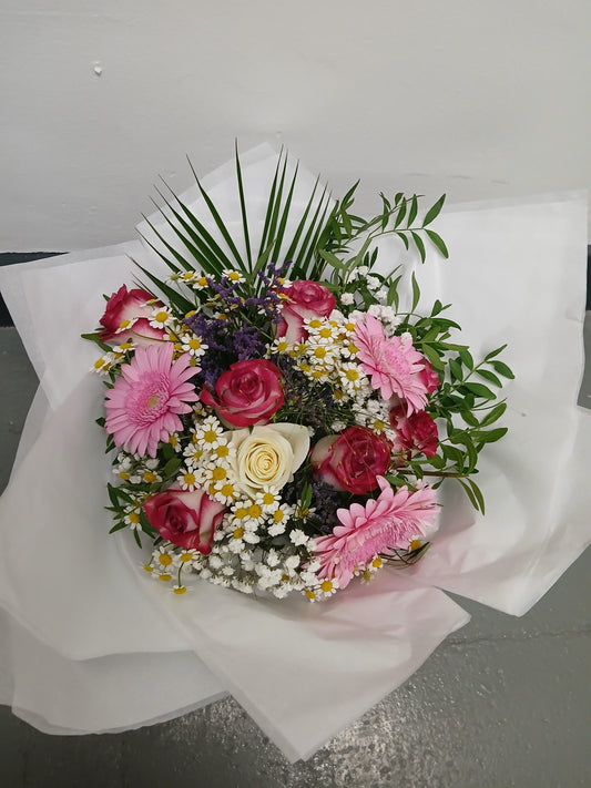 2027 Cheshire Bride Wins Wedding Flowers!