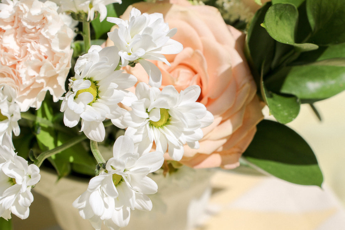 Send Anniversary Flowers  For Wirral Delivery